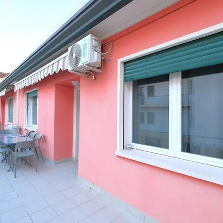 Casa Rossa Tre In Centro Lido di Jesolo