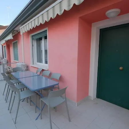 Casa Rossa Tre In Centro Apartment